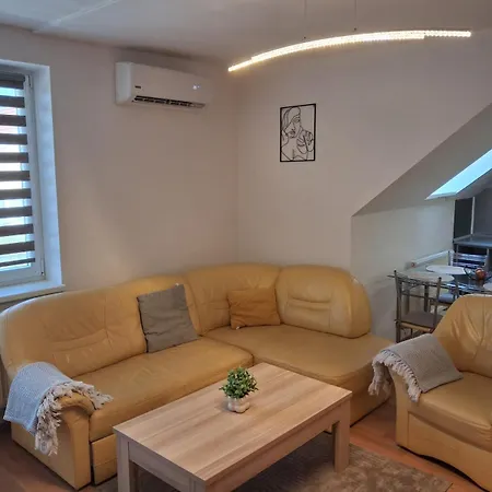 Cozy Maisonette In With Free Parking * Nitra