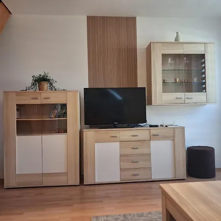 Cozy Maisonette In With Free Parking *