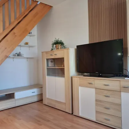 Cozy Maisonette In With Free Parking