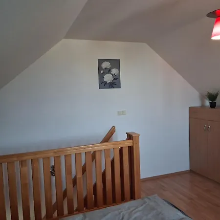 Cozy Maisonette In With Free Parking Apartmán