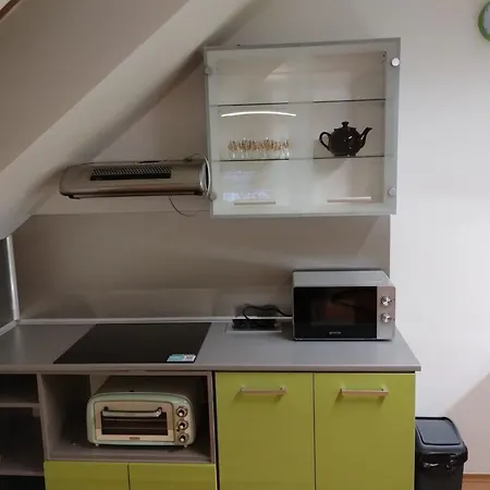 Cozy Maisonette In With Free Parking * Νίτρα