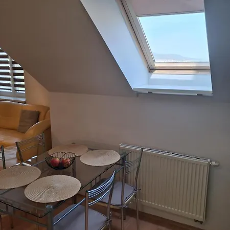 Cozy Maisonette In With Free Parking