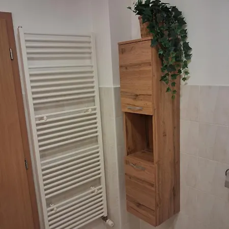 Cozy Maisonette In With Free Parking